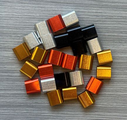 Alu-Verschluss für Festivalbänder in schwarz und gold Alu-Verschluss für Festivalbänder in schwarz und gold