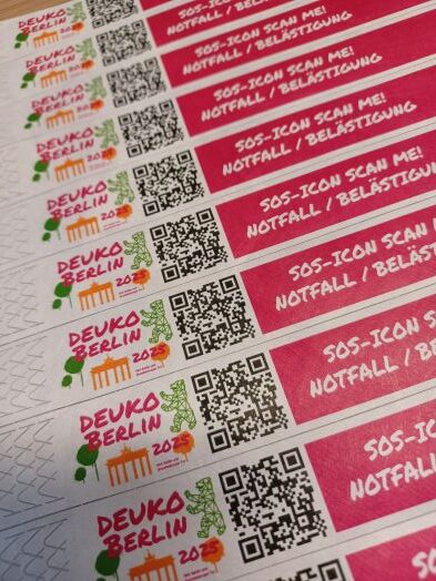 Tyvek Einlassbänder mit QR-Code (kratzfester 4C-Druck) Tyvek Einlassbänder mit QR-Code (kratzfester 4C-Druck)