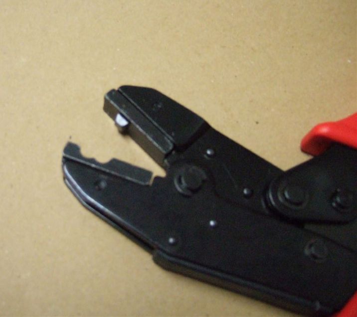 Zange zum Verschließen für Alu-Verschluss von Stoffbänder Zange zum Verschließen für Alu-Verschluss von Stoffbänder